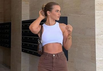 The Best Pants For Curvy Women - style motivation, style, jeans, high-wasted jeans, flare jeans, fashion style motivation, fashion style, fashion, curvy women, bootcut jeans