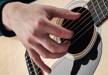 Essential Accessories for Your Acoustic Guitar - Lifestyle, guitar, Accessories