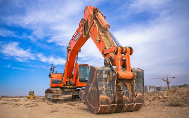 How to Protect Your Heavy Equipment When Working in Challenging Conditions - working, Heavy Equipment