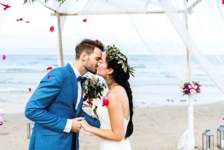 5 Dressing Tips For Beach Weddings - The Ultimate Guide 5 Dressing Tips For Beach Weddings - The Ultimate Guide - wedding, tips, Lifestyle, Dresses, beach
