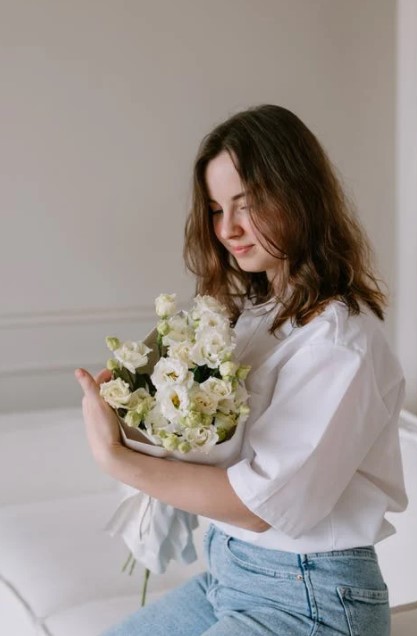 Get to Know About The Best Online Flower Bouquet Delivery - women, flowers