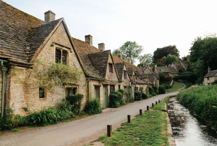 Exploring the South of England? 7 Family Activities you Can’t Miss Exploring the South of England? 7 Family Activities you Can’t Miss - the needles, south england, royal armouries fort nelson, museum, isle of wight, explore, country park, beaulieu