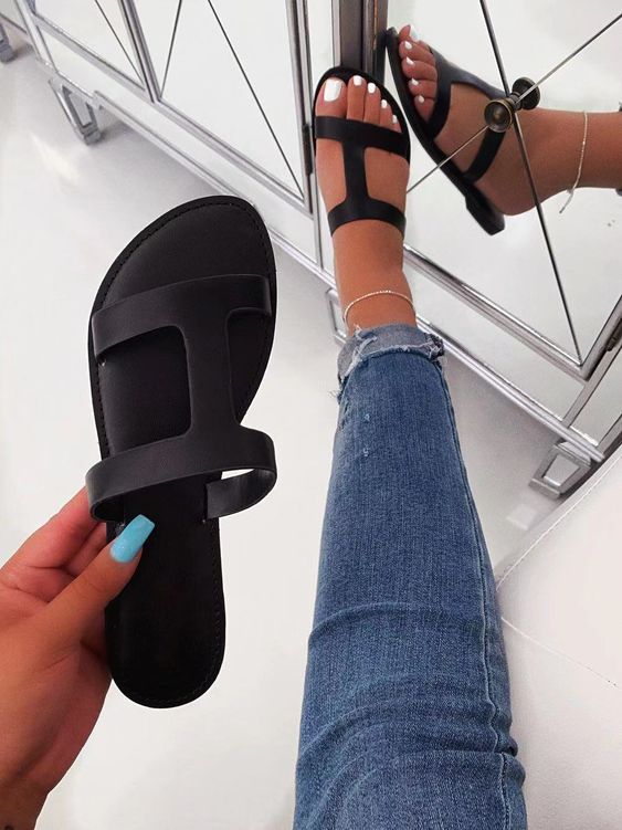 The Flat Sandals You Will Fall For This Summer