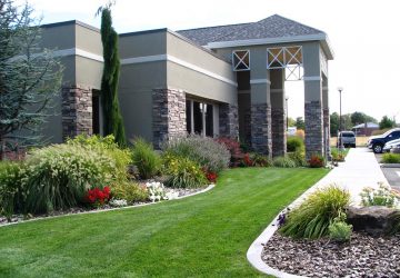 Which Factors Should You Consider When Hiring Commercial Landscaping Services? - licensing, landscaping, insurance, experience, equipment, cost