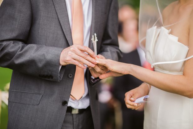 3 Tips To Choose A Good Wedding Ring - Wedding Ring, wedding, ring sizing, ring, jewelry