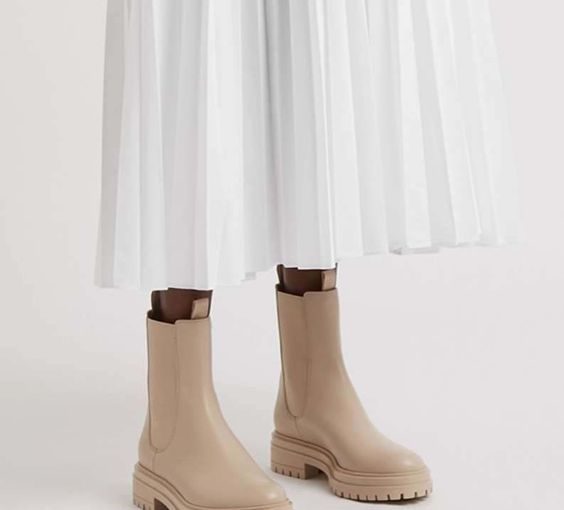 Stylish and Trendy Boots for Autumn 2022 Stylish and Trendy Boots for Autumn 2022 - style motivation, style, fashion style, fashion, boots, autumn boots, autumn boot trends