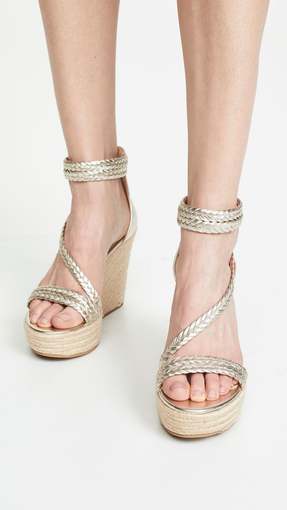 What sandals will be trendy this summer?