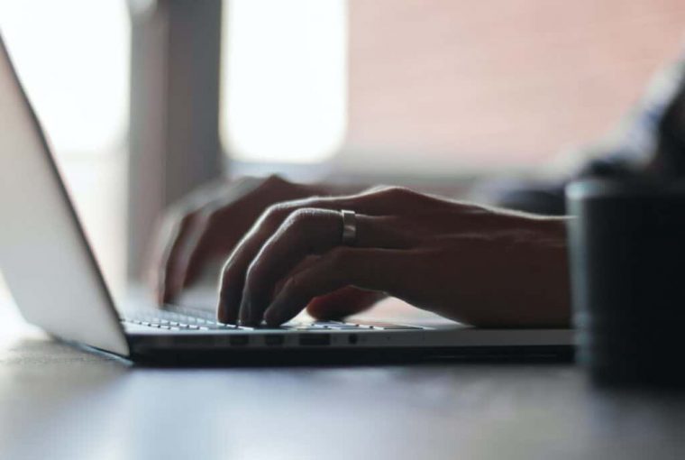 How to Find Old College Buddies Online How to Find Old College Buddies Online - reunion, people, online, old freinds, find