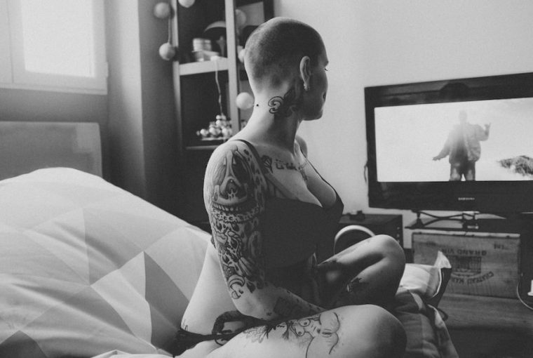 8 Differences Between Pin-up Photography and Boudoir Photography 8 Differences Between Pin-up Photography and Boudoir Photography - setting, posing, photography, audience, art