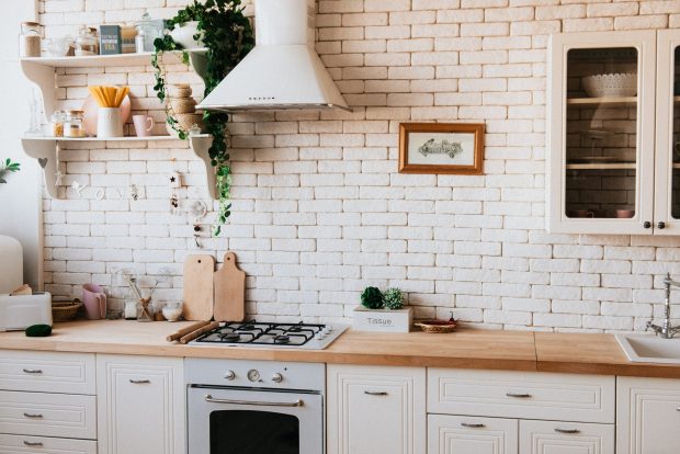 How to Give Your Kitchen a Festive Feeling All Year Round - tablecloth, runners, kitchen towels, kitchen, home decor, decorating ideas, copper sink, Candles