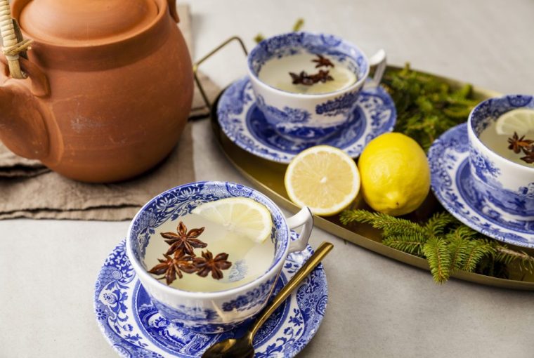 Recipe: Warm gin & tonic for cold winter evenings Recipe: Warm gin & tonic for cold winter evenings - winter drinks, warm gin & tonic, style motivation, recipes, food and drinks, drinks for a cold weather, Drinks