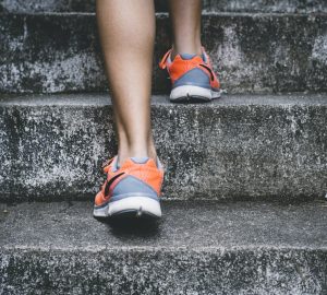 4 Factors to Consider When Choosing a Diet and Exercise Program - time commitment, nutrition plan, goals, exercise