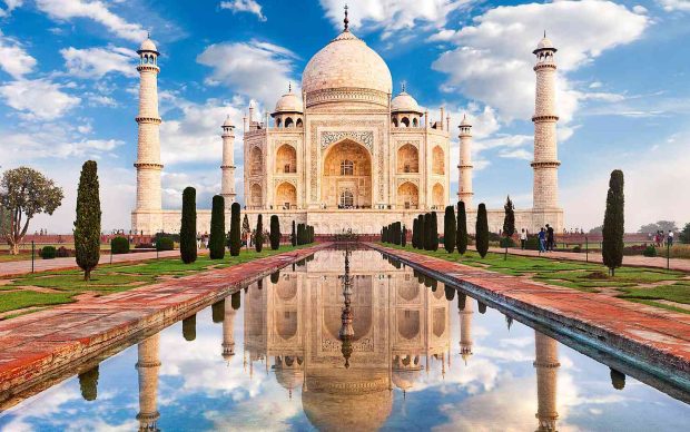 7 Must-See Destinations for Your Next Travel Adventure - Travel Adventure, travel, Taj Mahal, niagara, london, Great Barrier Reef, grand canyon