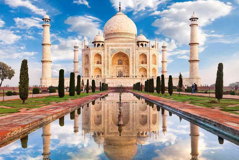 7 Must-See Destinations for Your Next Travel Adventure 7 Must-See Destinations for Your Next Travel Adventure - Travel Adventure, travel, Taj Mahal, niagara, london, Great Barrier Reef, grand canyon
