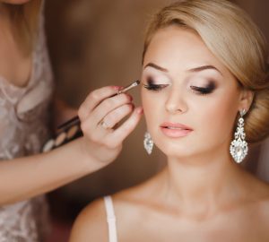 10 Accessories You Must Have On Your Wedding Hair & Make-Up - women, wedding, Veils, tiara, Makeup, Headband, Hair