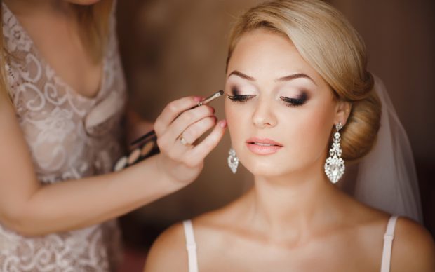 10 Accessories You Must Have On Your Wedding Hair & Make-Up - women, wedding, Veils, tiara, Makeup, Headband, Hair