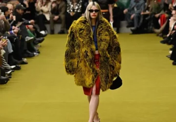 Fall-Winter 2023-2024 shows: Gucci brings back the sexy - style motivation, style, Gucci fashion, fashion style, fashion, 2023/2024 fashion season