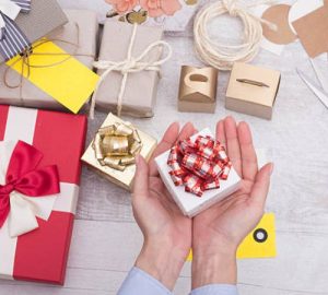 6 Customizable Gifts That Work for Any Occasion - tips, Lifestyle, gifts