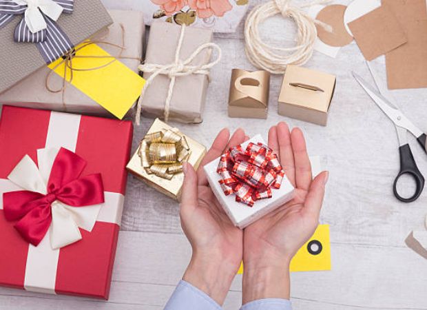 6 Customizable Gifts That Work for Any Occasion - tips, Lifestyle, gifts