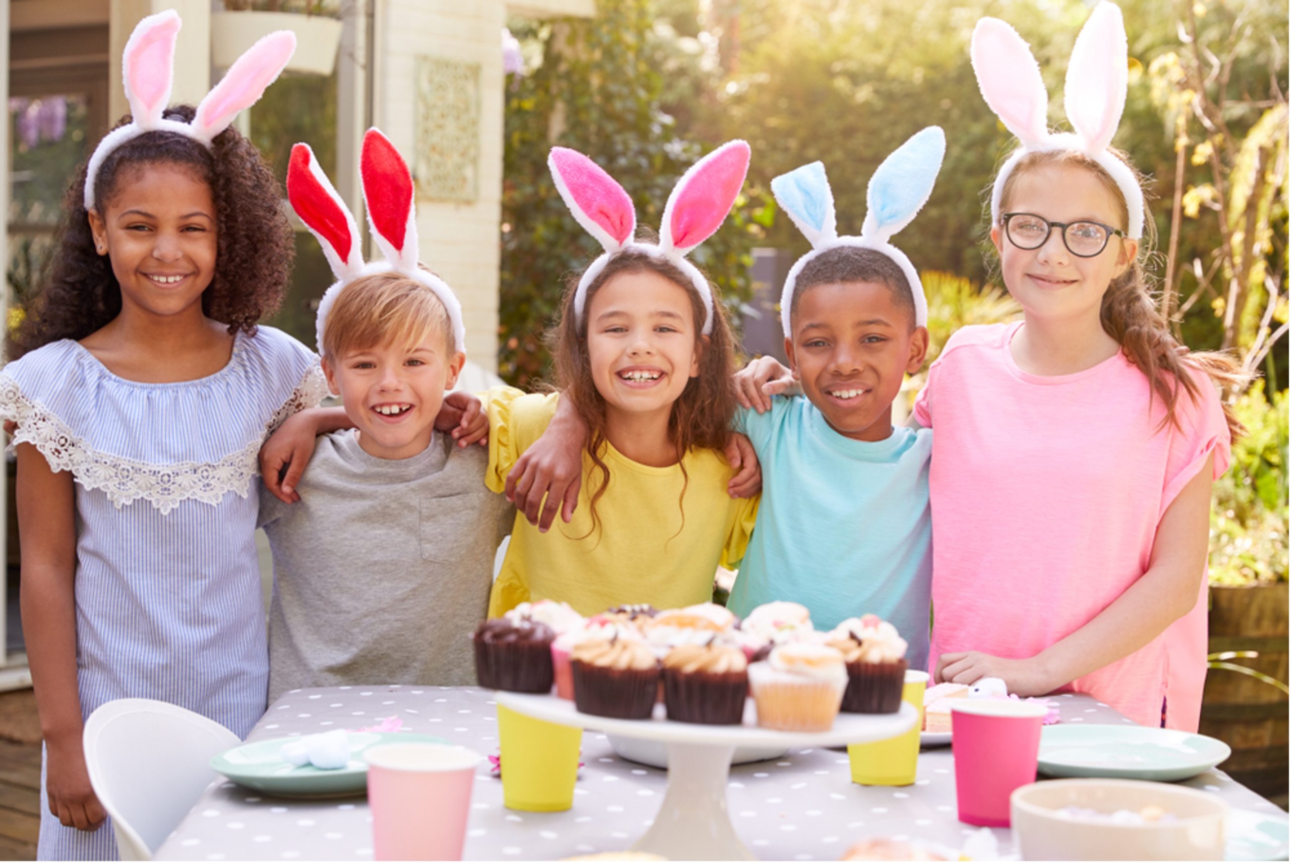 8 Cute Easter Entertaining Ideas - games, family time, eggs, Easter, decoration