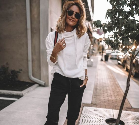 Sport chic style in clothes for women after 40 Sport chic style in clothes for women after 40 - style motivation, style, sporty style for women over 40, sporty style, fashion for women, fashion