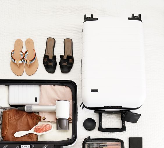 Save money on the flight with the smart luggage trick Save money on the flight with the smart luggage trick - travel tricks, travel, style motivation, style, luggage tricks