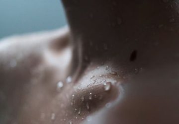 5 Tips on How to Avoid Chest Sweat - sweat, style motivation, Lifestyle, chest sweat, beauty
