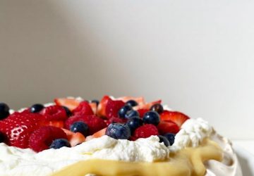 Meringue cake in a pan with lemon curd and all the berries of the summer - sweet tooth, sweet food, summer cakes, style motivation, meringue cake, lemon curs, food, cakes, berries