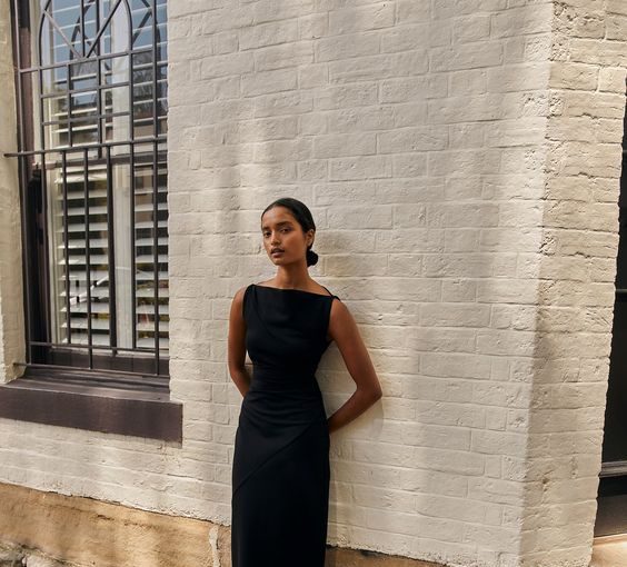 Discover Black, Beige, and White Garments for Effortless Style Discover Black, Beige, and White Garments for Effortless Style - women outfit, white garments, style motivation, style, garments, fashion style, fashion, black garments, beige garments