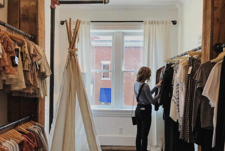 The Effective Ways To Combat Fast Fashion And Create Wardrobe That Lasts The Effective Ways To Combat Fast Fashion And Create Wardrobe That Lasts - wardrobe, fashion, clothes, brands, accumulation