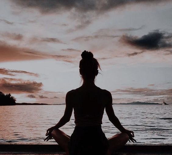 Feeling Down? Try These 5 Simple Habits to Boost Your Mood! Feeling Down? Try These 5 Simple Habits to Boost Your Mood! - stylemotivation, simple habits to boost yuour mood, Lifestyle, Gratitude, get a hobby, exercise, connect with people, connect with nature