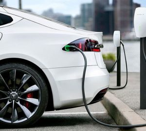 Exploring How Choosing Electric Vehicles Can Save Your Money - save money, maintenance, expences, energy sources, electric cars, compatibility