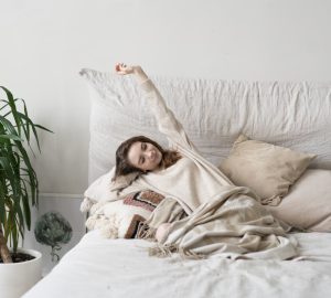 8 Tips for Balancing Comfort and Style in Your Outfits - Lifestyle, layer up, comfort, breathable fabrics, aesthetics, Accessories