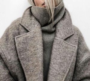 Grey: The color of autumn for a stylish and timeless look - grey women outfits, grey outfits, grey fall outfits