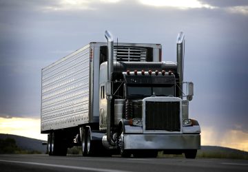 13 Mistakes You Should Avoid After Getting Hit By a Semi Truck - witness, statements, semi truck, mistakes, avoid, accident