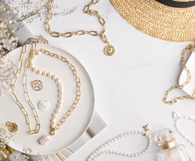13 Holiday Gift Ideas That Look More Expensive Than They Are - presents, lifstyle, layered necklaces, holiday, gold, eco-friendly jewelry