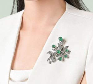 The Brooch Edition - Top Trends to Make Your Christmas Outfit Unforgettable - festive brooch, elegant brooches, brooch