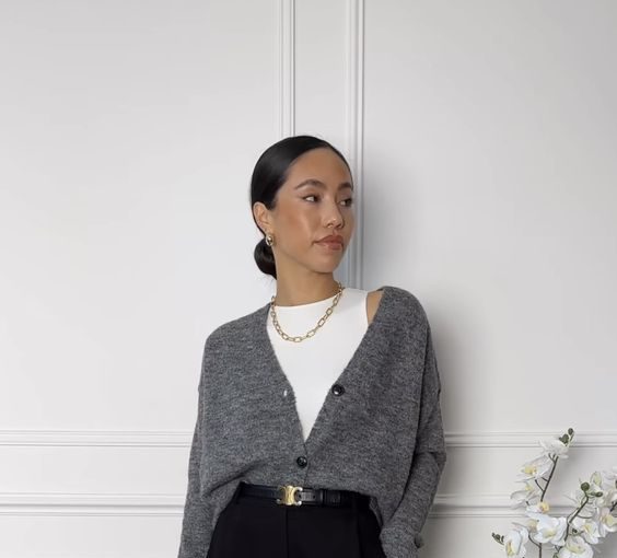 Effortlessly Stylish Minimalistic Outfits for January - winter outfits, minimalistic outfits, less is more outfits, January wardrobe