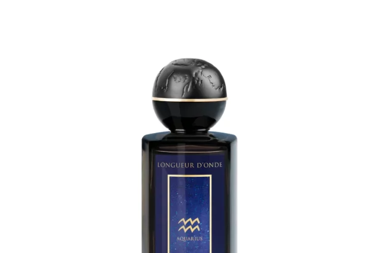 Beauty Must-Haves Aligned with Aquarius Vibes - zodiac-based beauty tips, Aquarius scent, aquarius make up