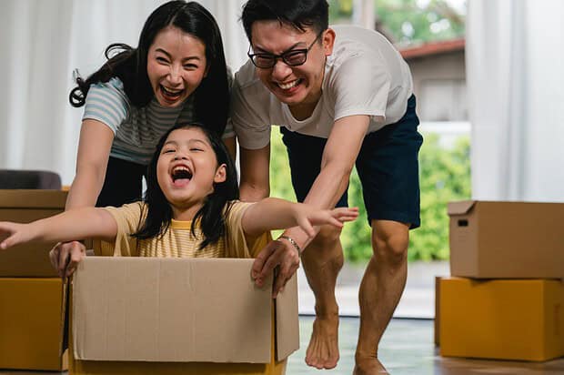 Mastering the Move: 5 Strategies for a Successful Transition to Your New Home - transition, new home, label boxes, house, home