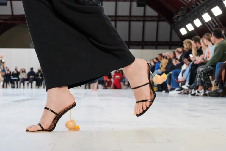 Are Your Feet Summer-Ready? Discover the Top 5 Shoe Styles for Women in 2024! - women's footwear, summer 2024, strappy sandals, statement shoes, Sneakers, Shoe Trends, gladiator sandals, fashion trends, chunky platforms, ballet flats