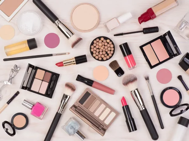 New to Beauty? Discover the 6 Essential Makeup Products Every Beginner Needs! - setting powder, mascara, makeup tools, makeup essentials, lip product, lightweight foundation, flawless base, concealer, blending brush, beginner makeup