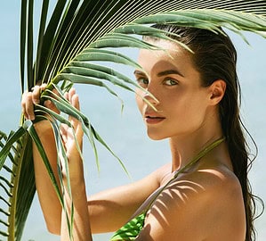 Derms Share Their Skin Secrets: How to Keep Your Glow On Point This Summer - water-rich diet, tretinoin benefits, sunscreen reapplication, sun protection, summer skincare, summer skin tips, summer beauty routine, professional skin treatments, prevent breakouts, oily skin, lightweight moisturizer, hydration tips, healthy skin tips, glowing skin, exfoliation tips, dry skin solutions, Botox benefits, best sunscreens, antioxidants in skincare, antioxidant-rich foods