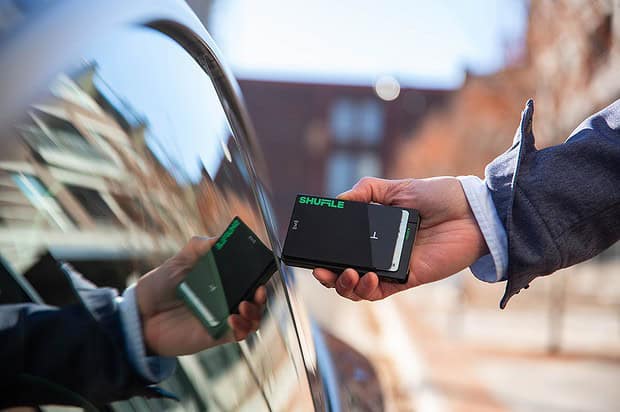 Minimalist Wallets: The Intersection of Functionality and Style - stylish wallet for men, RFID blocking wallet, minimalist wallet, functional wallet accessories, benefits of minimalist wallets