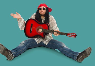 How Can You Support Your Musician Friends Chasing Stardom? Here’s What They Really Need - supporting musician friends, promote music artists, how to help musicians, engage with music content, constructive feedback for musicians.