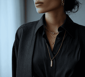 How to Style Minimalistic Jewelry with Confidence How to Style Minimalistic Jewelry with Confidence - timeless jewelry style, simple jewelry style, mixing metals jewelry, minimalistic jewelry, minimalist jewelry tips, minimalist jewelry styling, layering minimalist jewelry, how to style minimalistic jewelry, everyday minimalist jewelry